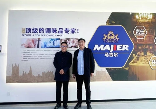 热烈迎接高新区管委会人大工委副主任王志一行，，，，，，，光临郑州马吉尔食品有限公司参观调研！